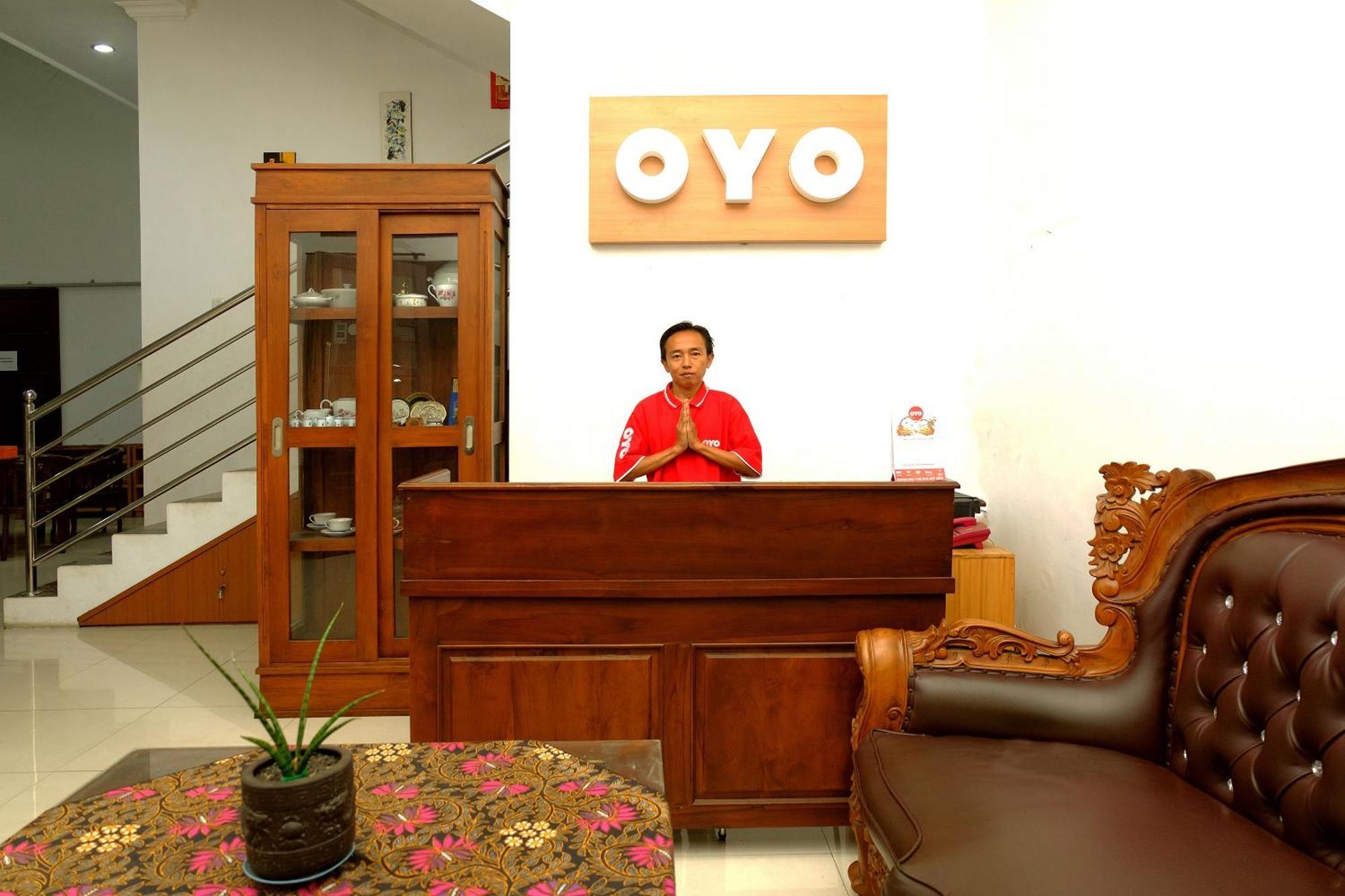 Oyo 350 D' Maktab Homestay Syariah Маланг Екстериор снимка