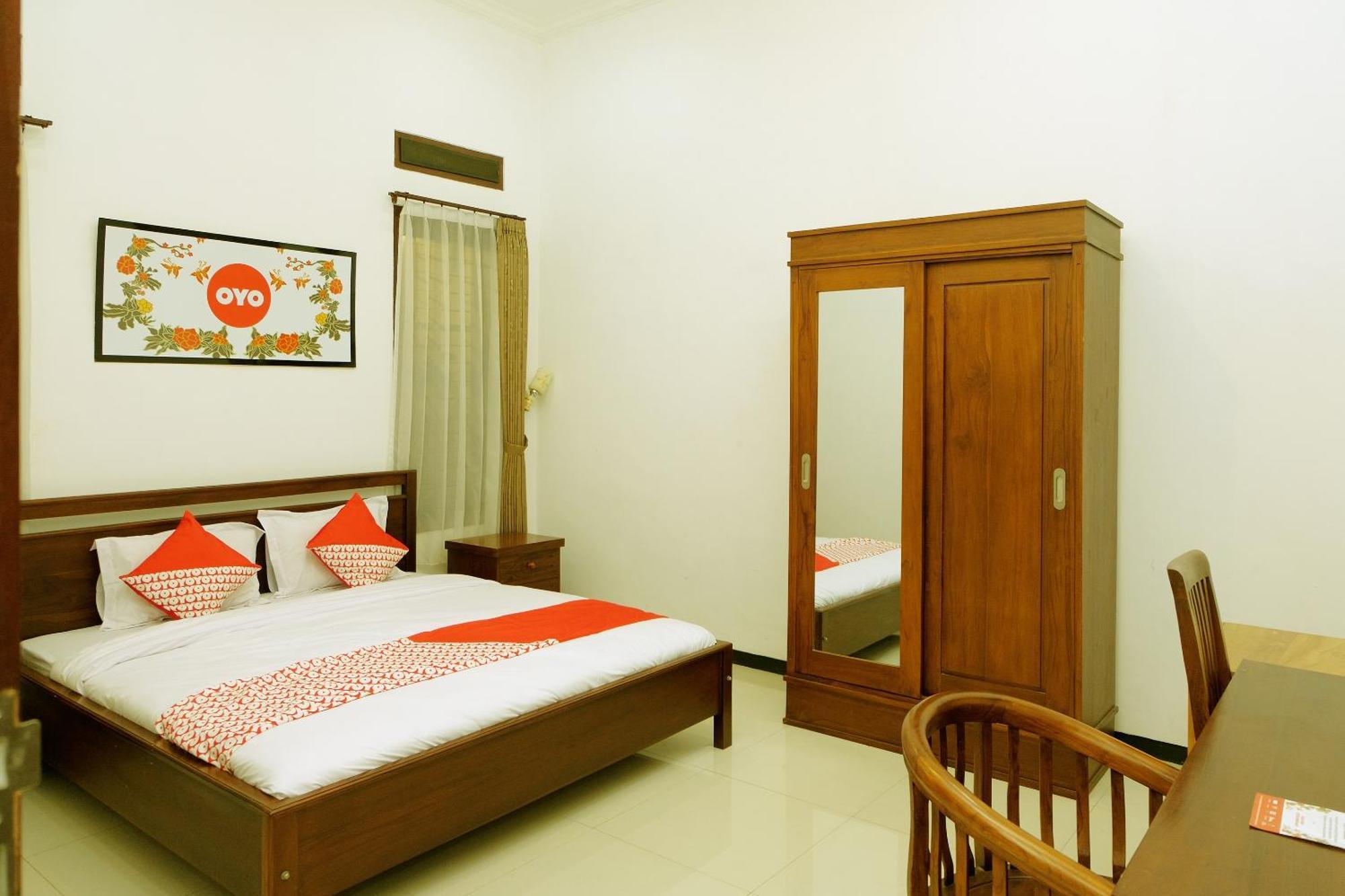 Oyo 350 D' Maktab Homestay Syariah Маланг Екстериор снимка