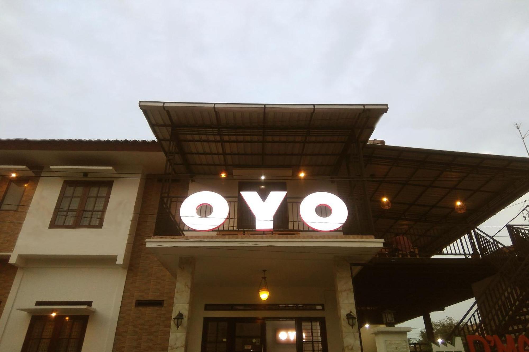 Oyo 350 D' Maktab Homestay Syariah Маланг Екстериор снимка