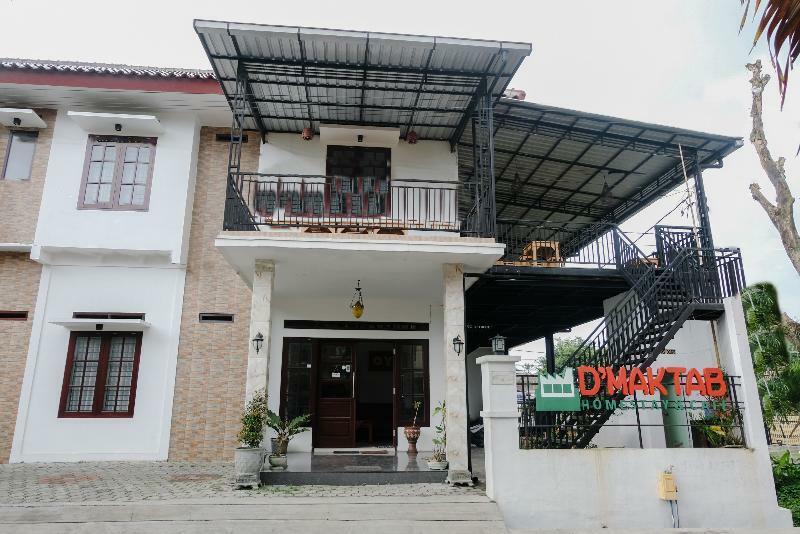 Oyo 350 D' Maktab Homestay Syariah Маланг Екстериор снимка