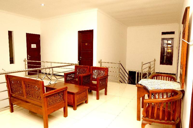 Oyo 350 D' Maktab Homestay Syariah Маланг Екстериор снимка