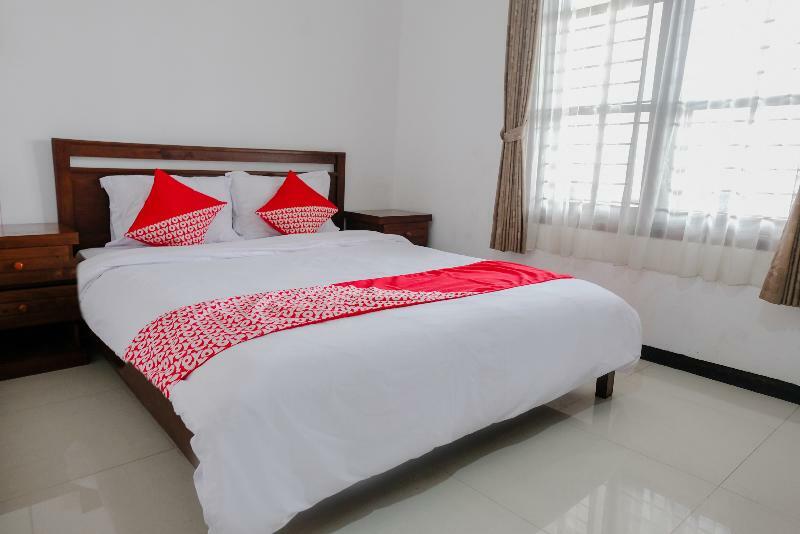 Oyo 350 D' Maktab Homestay Syariah Маланг Екстериор снимка