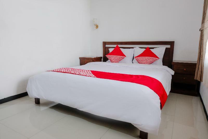 Oyo 350 D' Maktab Homestay Syariah Маланг Екстериор снимка