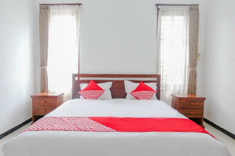 Oyo 350 D' Maktab Homestay Syariah Маланг Екстериор снимка