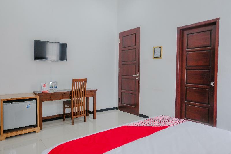 Oyo 350 D' Maktab Homestay Syariah Маланг Екстериор снимка